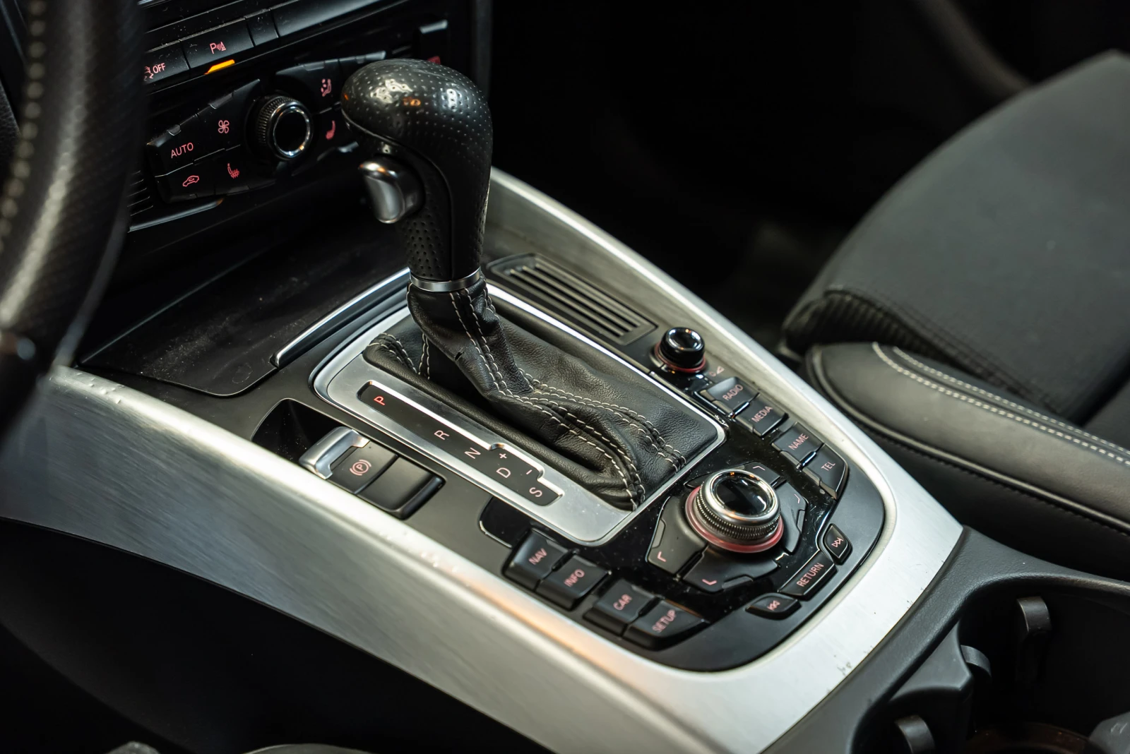 Audi Q5 2.0 TFSI Quattro, снимка 8 - Автомобили и джипове - 53859034