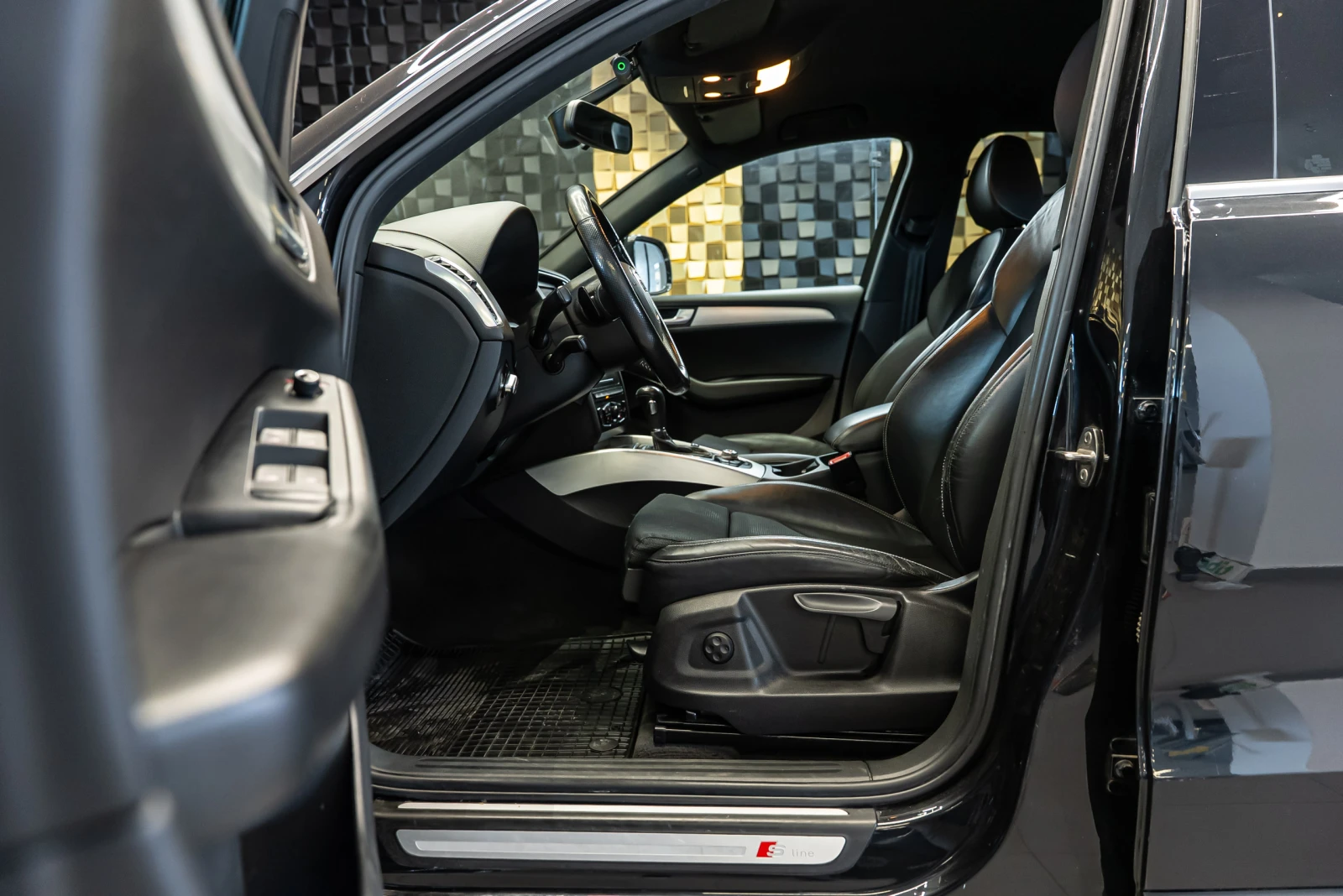 Audi Q5 2.0 TFSI Quattro, снимка 12 - Автомобили и джипове - 53859034