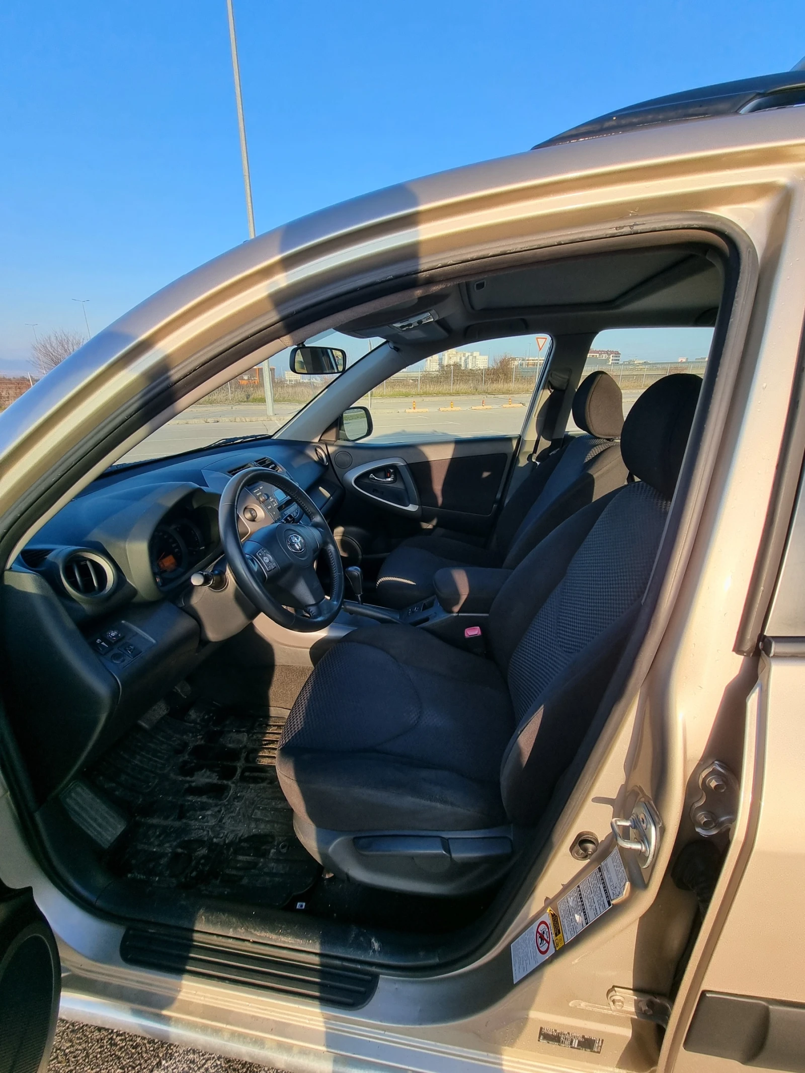 Toyota Rav4, снимка 12 - Автомобили и джипове - 53966580