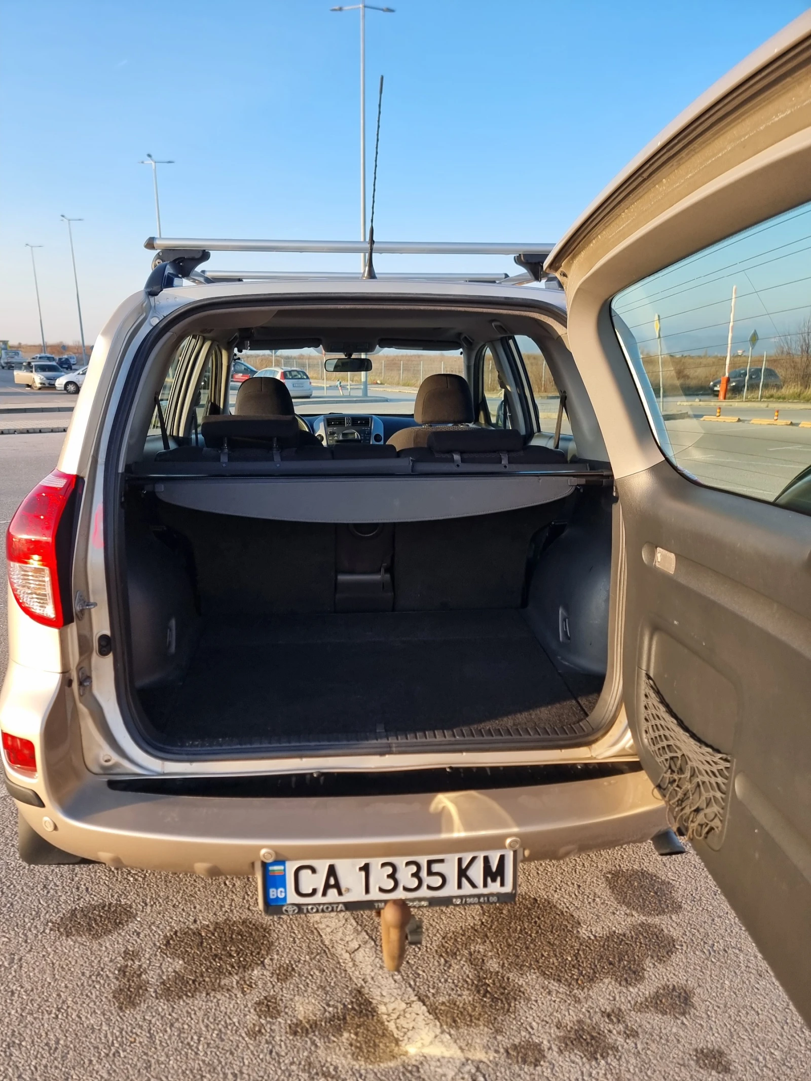 Toyota Rav4, снимка 9 - Автомобили и джипове - 53966580