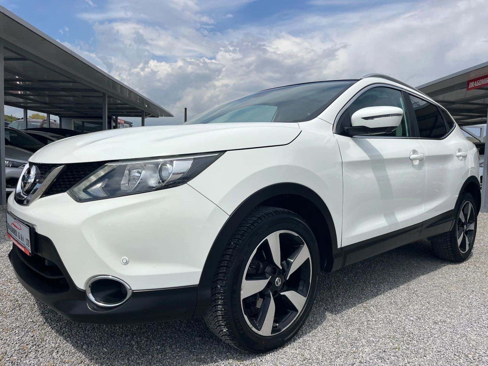 Nissan Qashqai 1.5Dci / Tekna, снимка 3 - Автомобили и джипове - 54358858