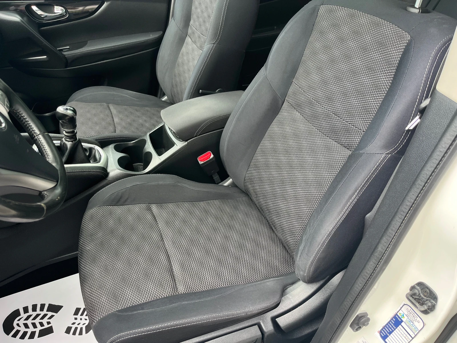 Nissan Qashqai 1.5Dci / Tekna, снимка 12 - Автомобили и джипове - 54358858