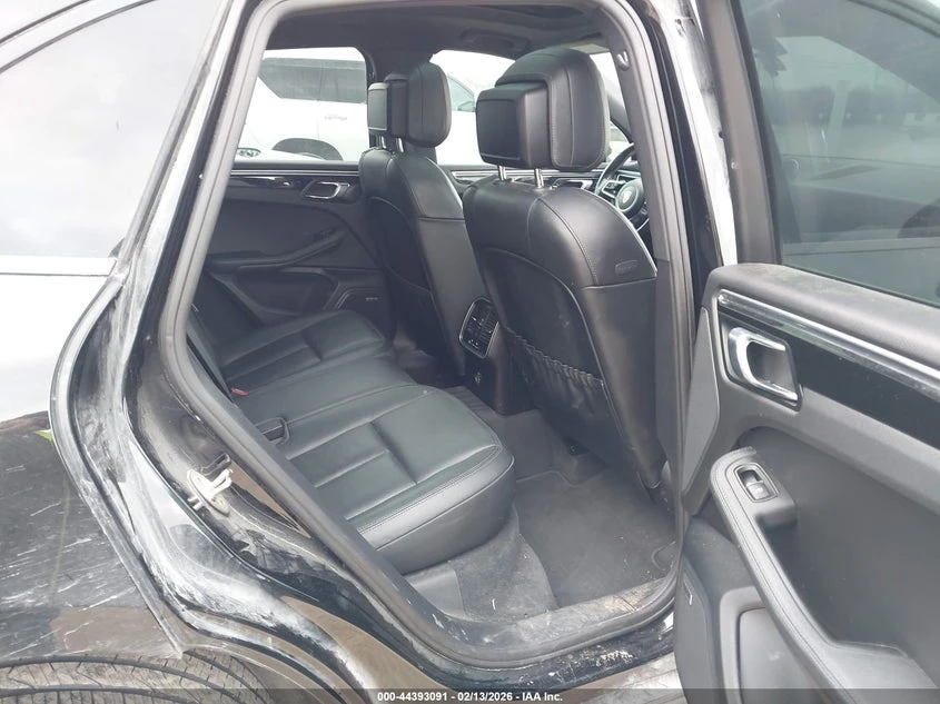 Porsche Macan 2.0l, снимка 8 - Автомобили и джипове - 54528681