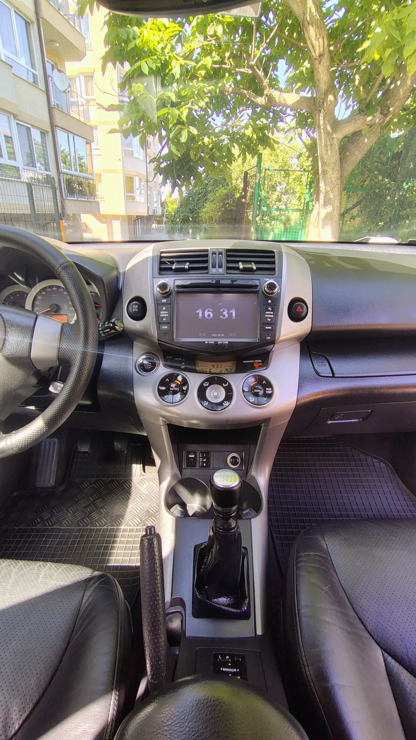 Toyota Rav4 2.2 D-CAT (177 к.с.) 4x4 - 2008 г., снимка 16 - Автомобили и джипове - 55486795