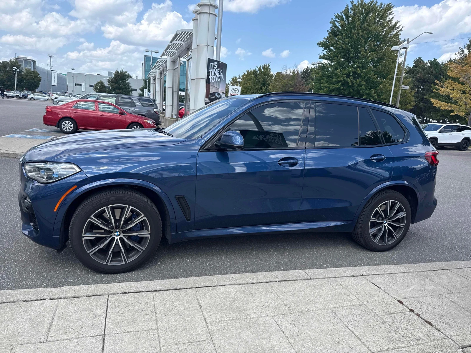 BMW X5 xDrive40i | 3.0 | 340 к.с. | PANO | HUD | Ч, снимка 2 - Автомобили и джипове - 55743763