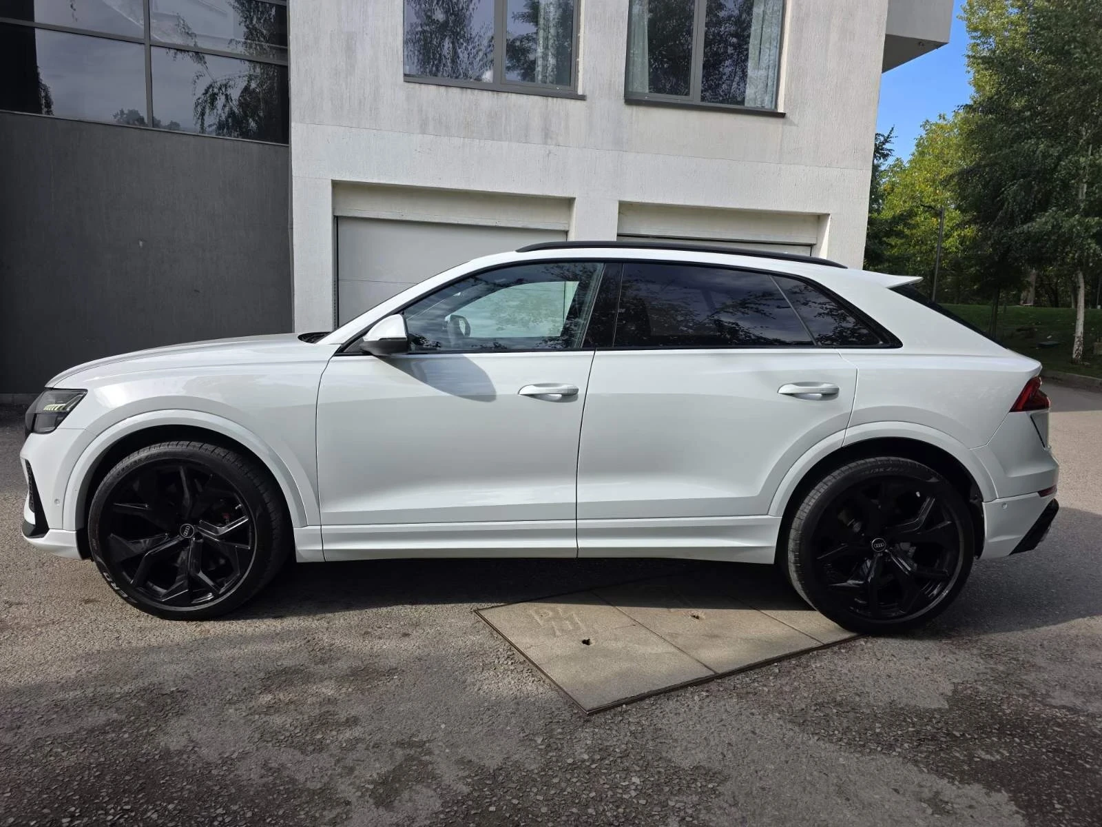 Audi RSQ8, снимка 4 - Автомобили и джипове - 56285915
