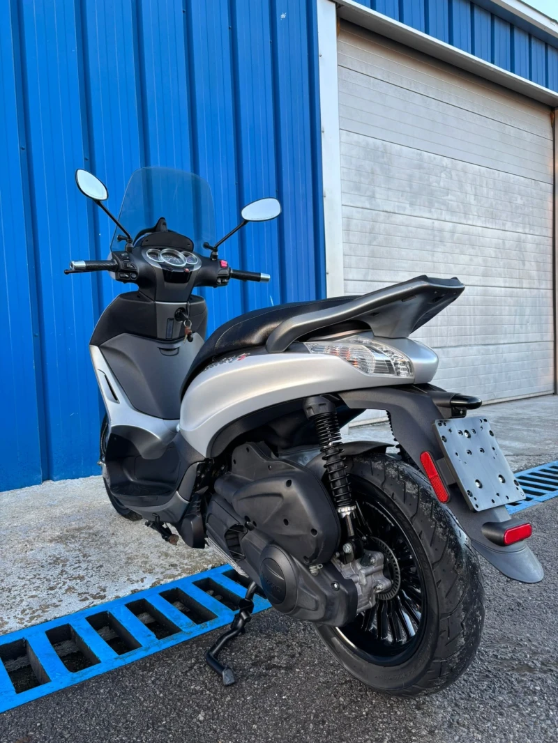 Piaggio Beverly S 300i ABS ASR, снимка 4 - Мотоциклети и мототехника - 52858859