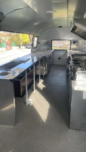 Каравана Други Airstram , снимка 4