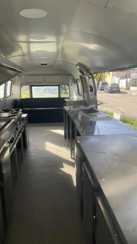 Каравана Други Airstram , снимка 5