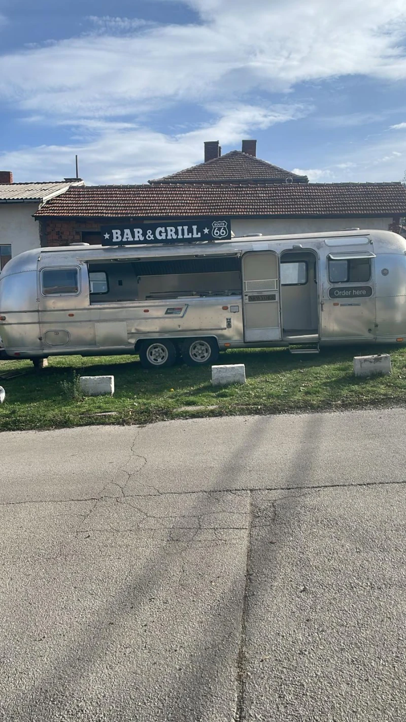 Каравана Други Airstram 