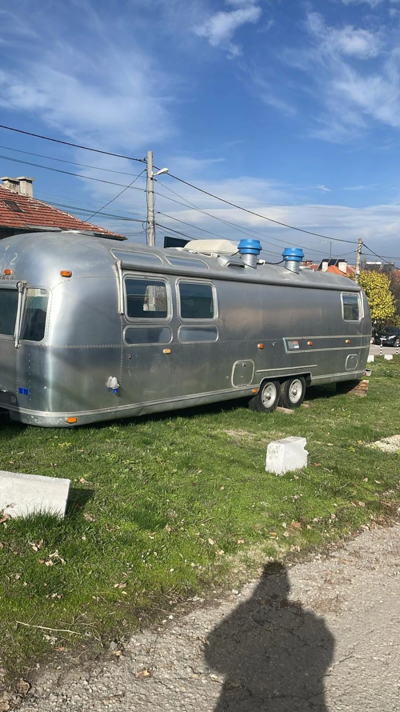 Каравана Други Airstram , снимка 2 - Каравани и кемпери - 52455156