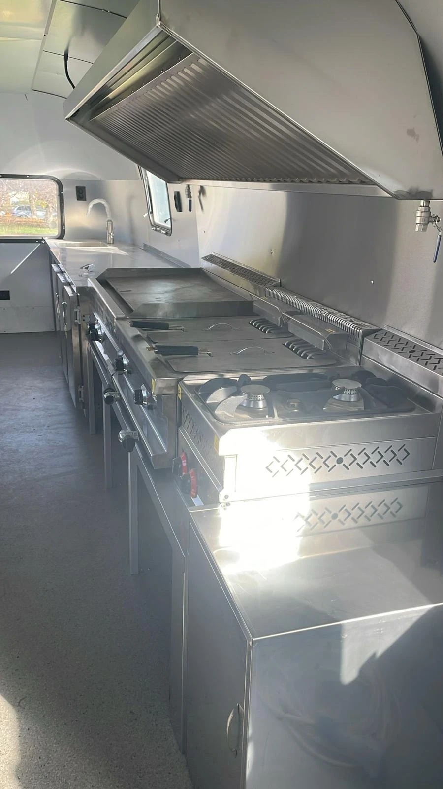  Airstram  | Mobile.bg   12