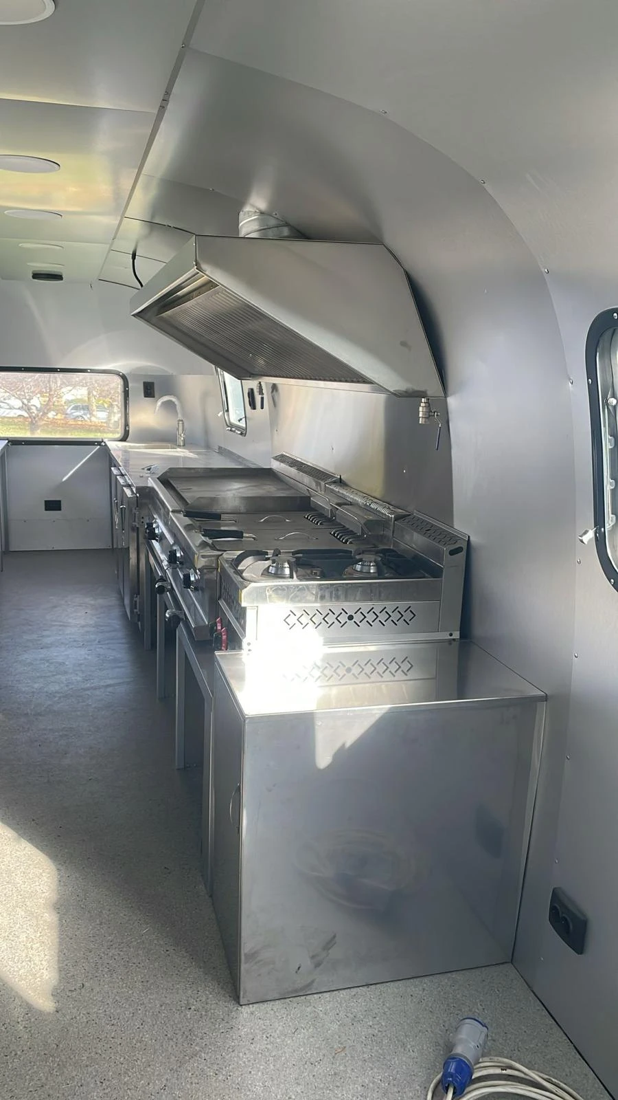  Airstram  | Mobile.bg   11