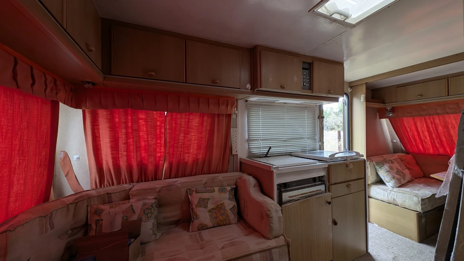 Каравана Adria, снимка 5 - Каравани и кемпери - 56382352