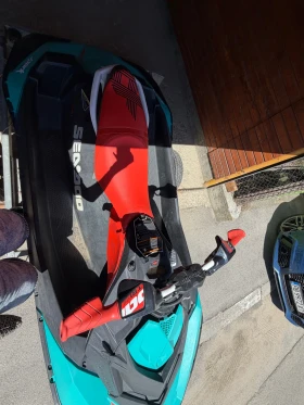 ����� �� �������� �� ���� Bombardier Sea Doo