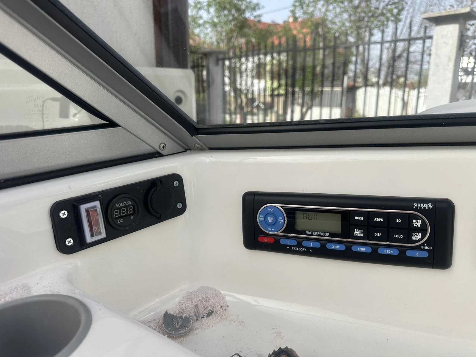 Моторна яхта Bayliner Bowrider 175, снимка 8 - Воден транспорт - 55978955