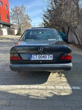 Mercedes-Benz 124 2.0, снимка 4