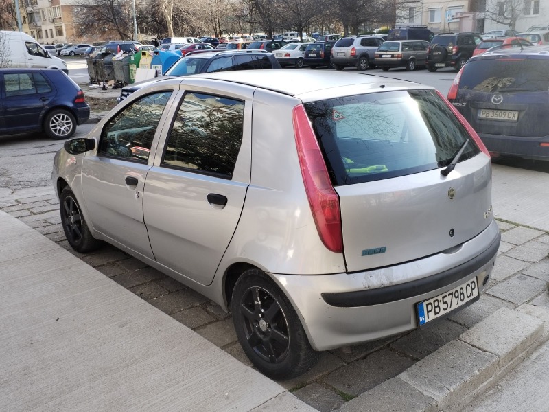 Fiat Punto 1.2 16v, снимка 8 - Автомобили и джипове - 45843360