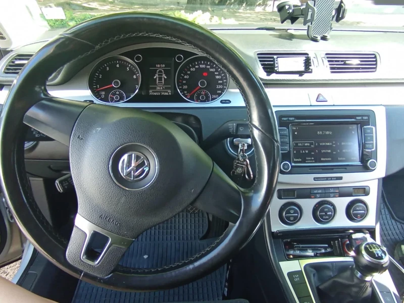 VW Passat 1.4 TSI, снимка 7 - Автомобили и джипове - 47957118