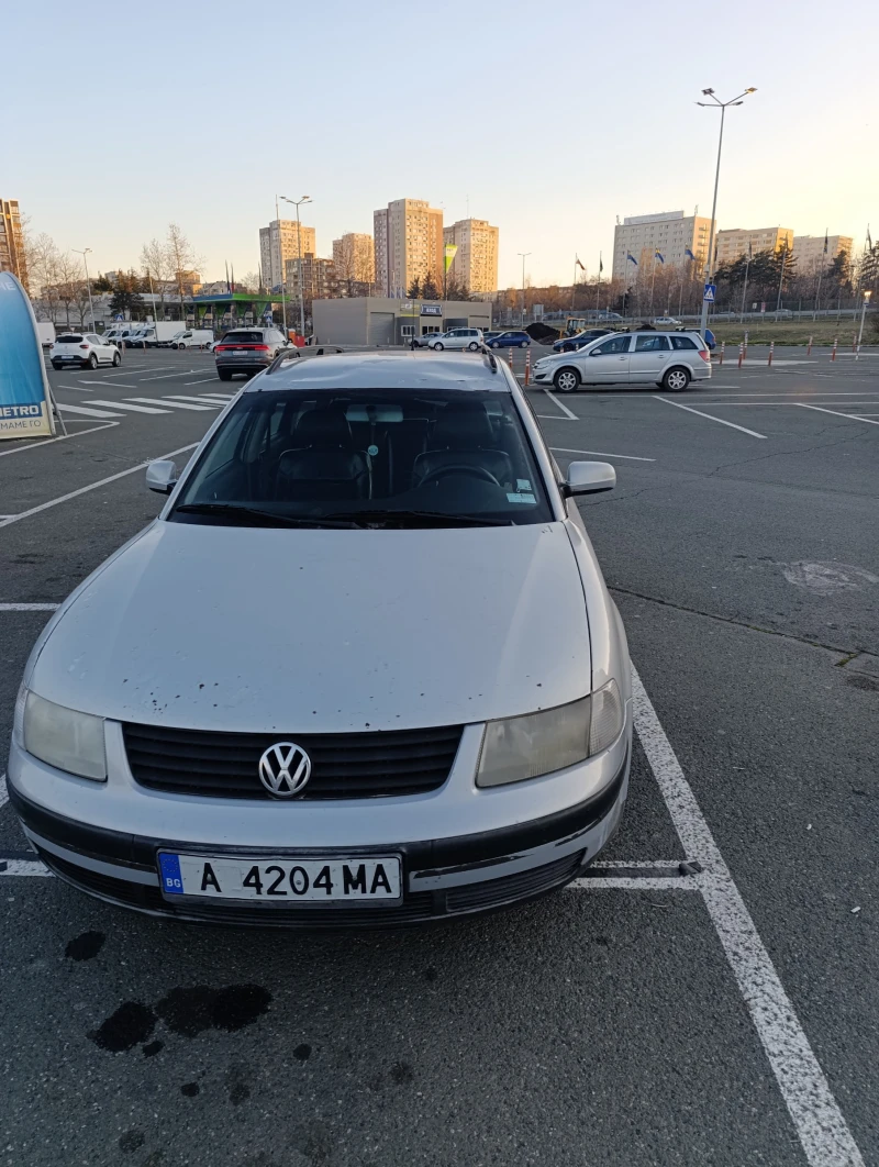 VW Passat, снимка 1 - Автомобили и джипове - 49390022