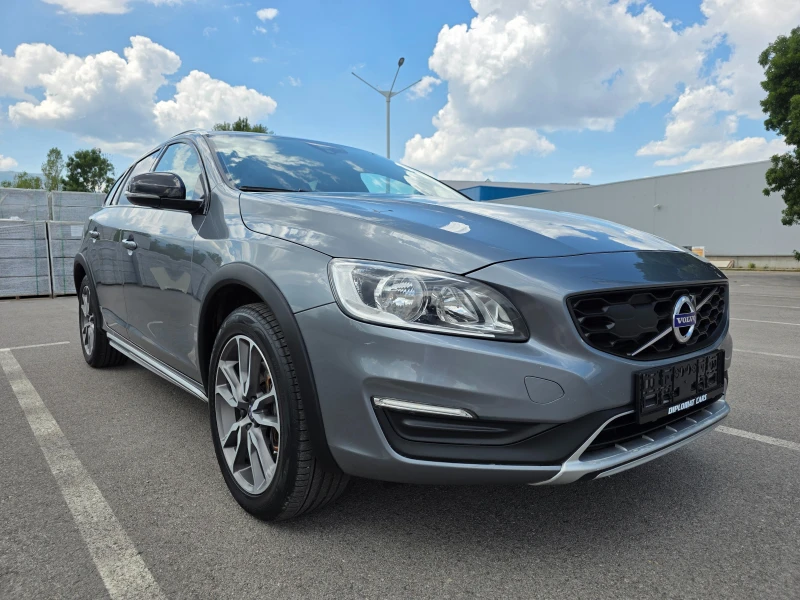 Volvo V60 Cross Country 2.0 D3 , снимка 2 - Автомобили и джипове - 51232092
