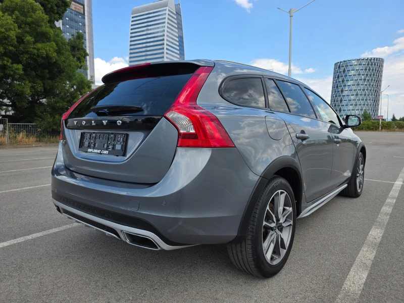 Volvo V60 Cross Country 2.0 D3 , снимка 4 - Автомобили и джипове - 51232092