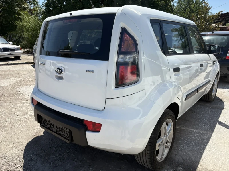 Kia Soul 1.6 CRDI, снимка 4 - Автомобили и джипове - 51316358