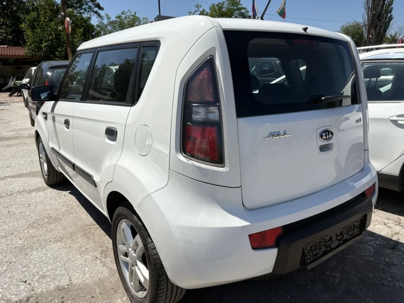 Kia Soul 1.6 CRDI, снимка 5 - Автомобили и джипове - 51316358