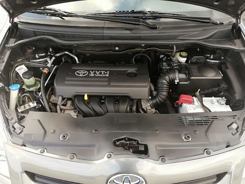 Toyota Corolla verso 1.6 vvti klima, снимка 15 - Автомобили и джипове - 52155215