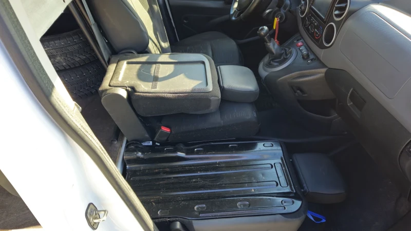 Citroen Berlingo 1.6 hdi, снимка 13 - Автомобили и джипове - 53032946