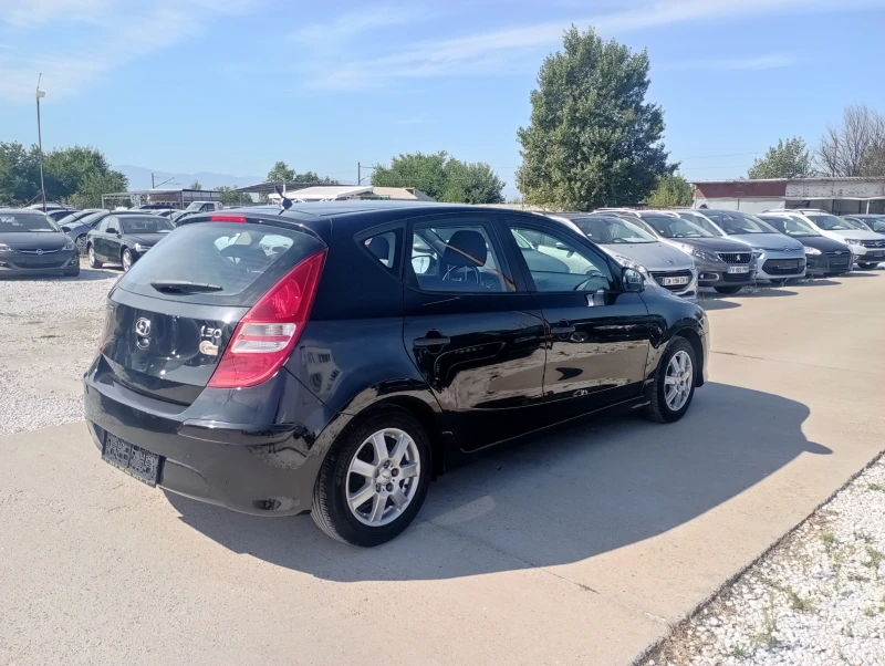 Hyundai I30 1.4, ФЕЙС, сервизна книжка , снимка 4 - Автомобили и джипове - 53438304