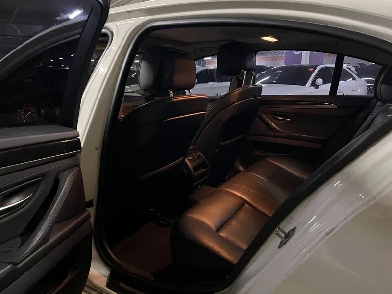 BMW 520 (F10) 520D, снимка 8 - Автомобили и джипове - 54997427