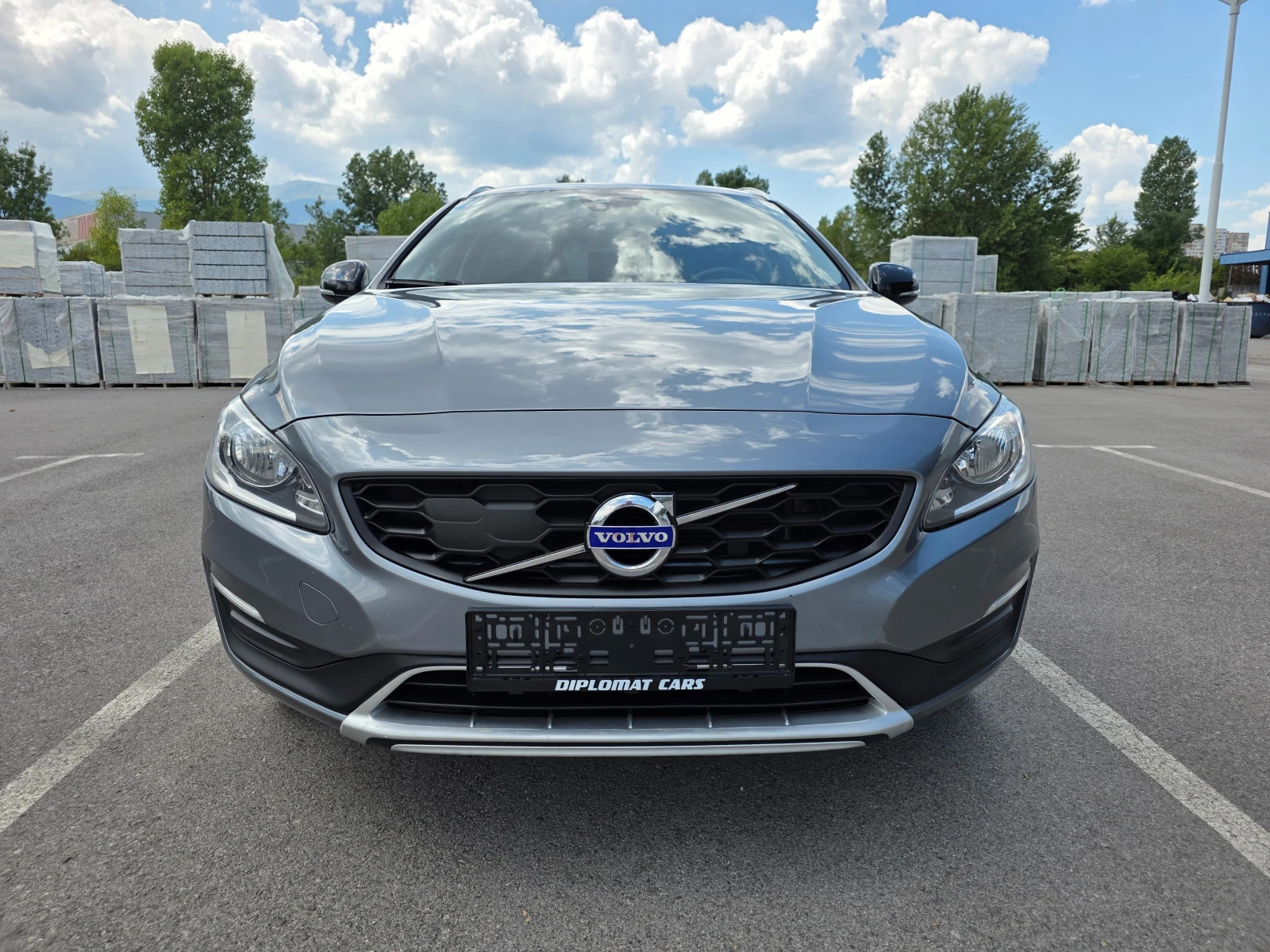 Volvo V60 Cross Country 2.0 D3 , снимка 1