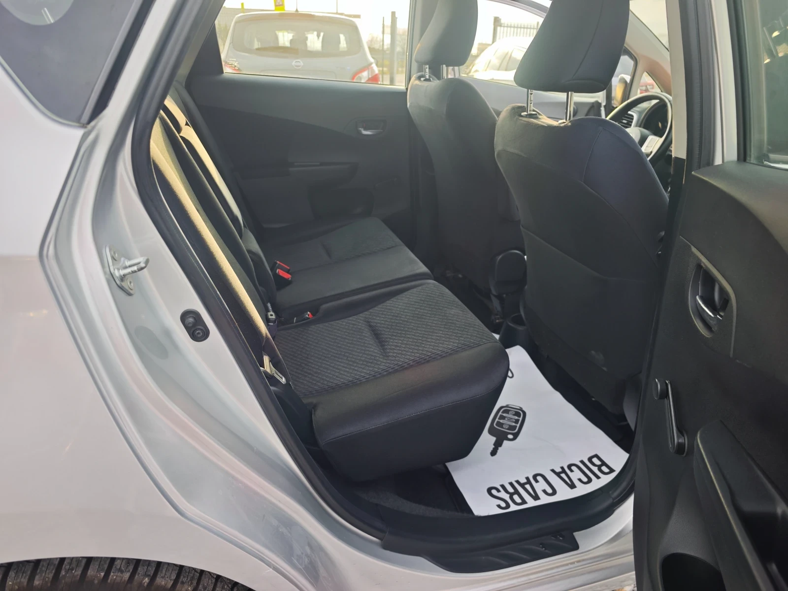 Toyota Verso S 1.4 D4D , снимка 13 - Автомобили и джипове - 48559092