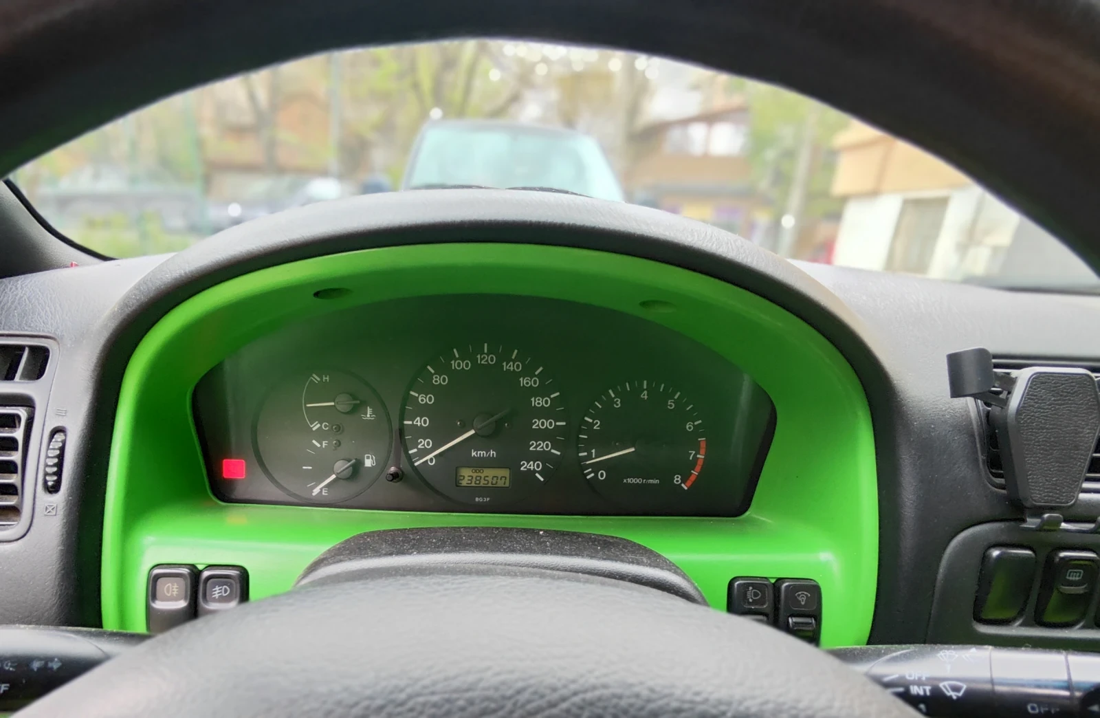 Mazda 323  - изображение 9