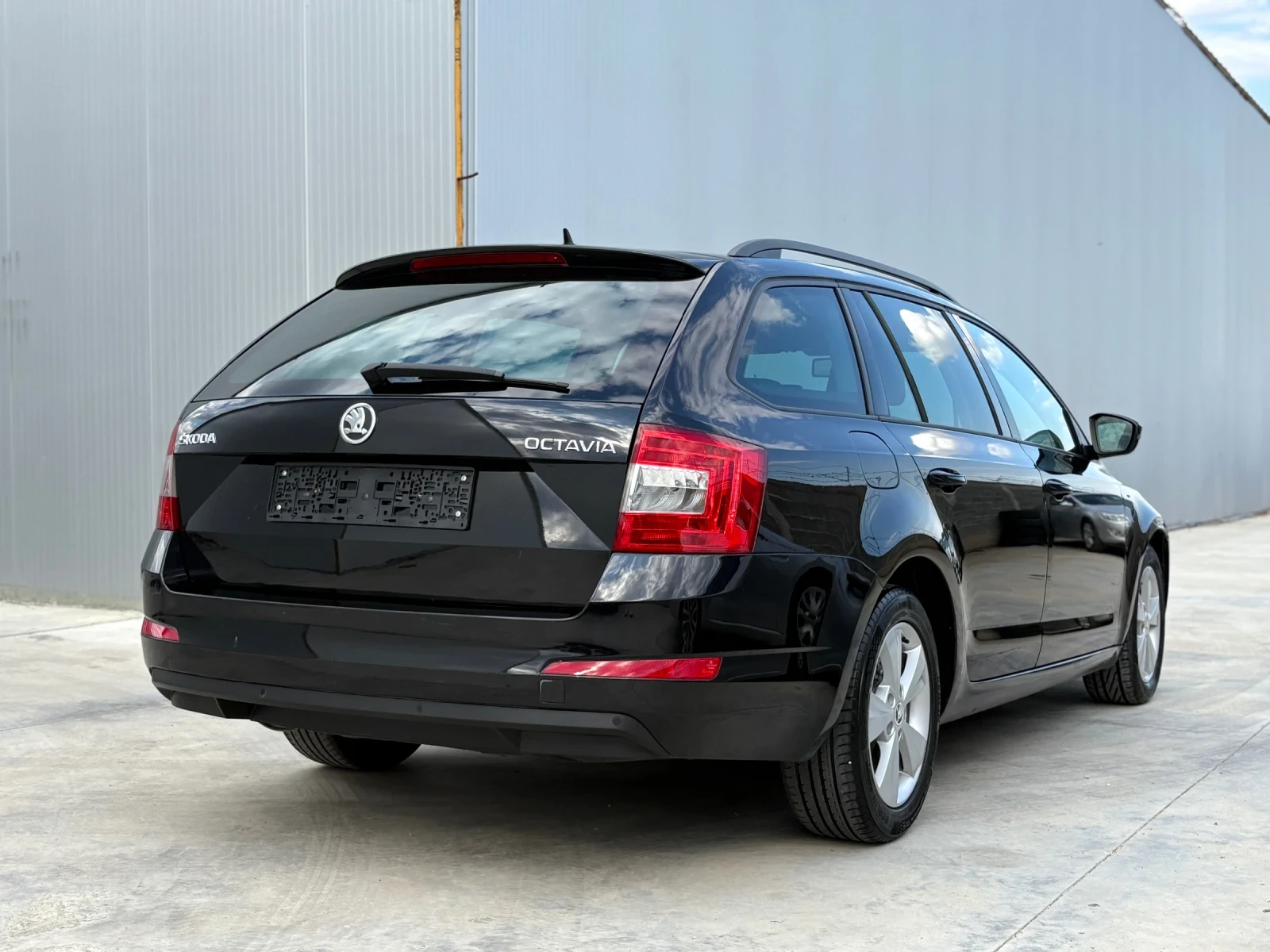 Skoda Octavia 2.0 TDI* 150кс* SportLine* Navi* Подгрев* Xenon*  - изображение 6