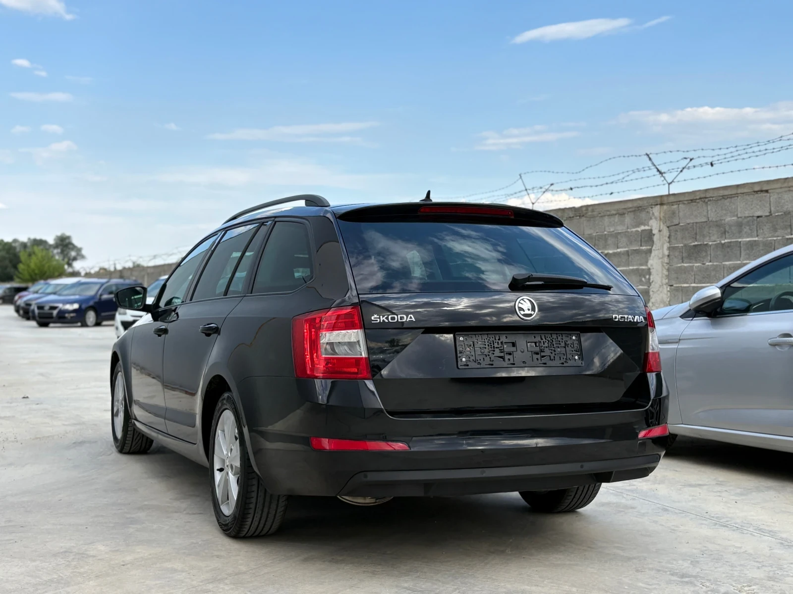 Skoda Octavia 2.0 TDI* 150кс* SportLine* Navi* Подгрев* Xenon*  - изображение 5