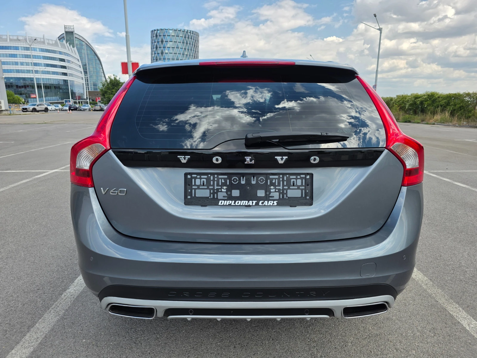 Volvo V60 Cross Country 2.0 D3 4x4 - изображение 5