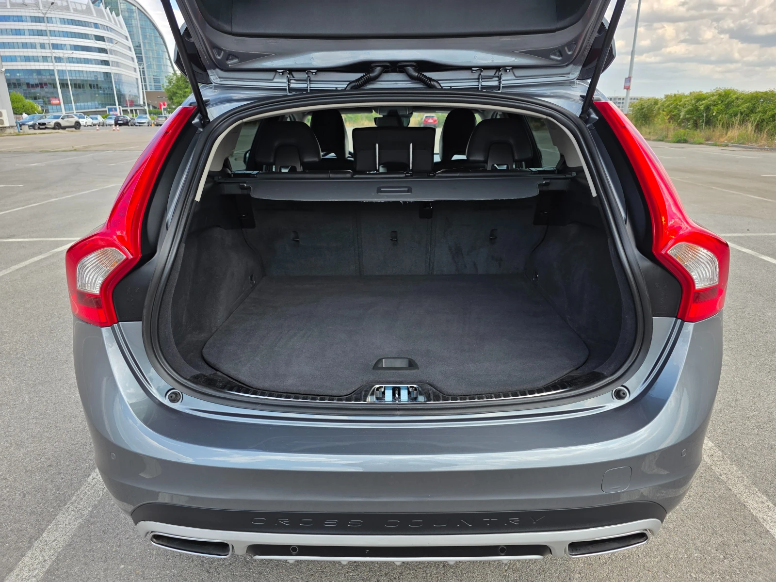 Volvo V60 Cross Country 2.0 D3 4x4 - изображение 6
