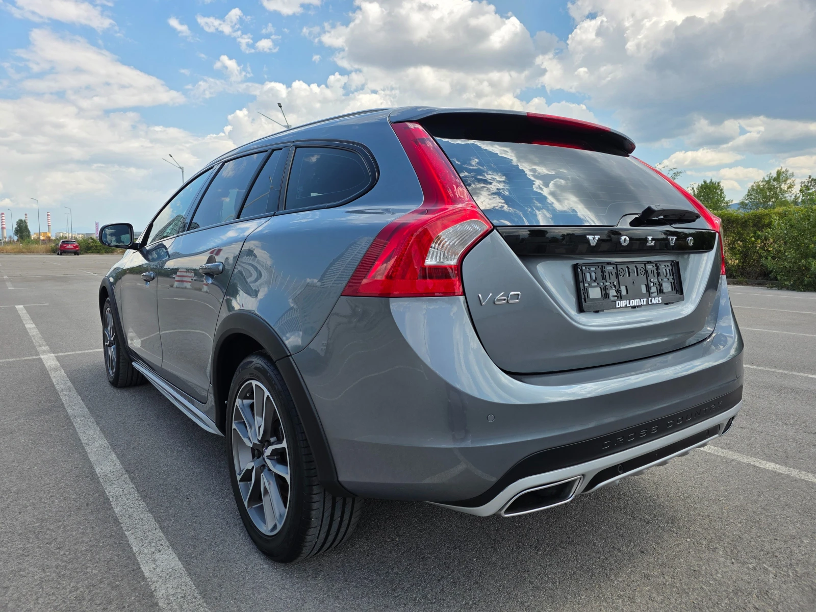 Volvo V60 Cross Country 2.0 D3 4x4 - изображение 7