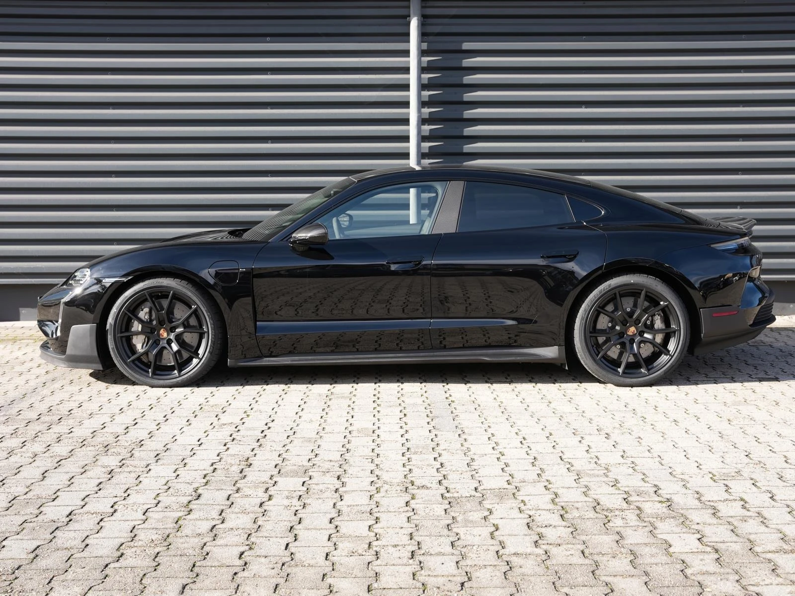 Porsche Taycan TURBO GT/CERAMIC/CARBON/BOSE/PANO/MATRIX/360/HUD/  - изображение 4