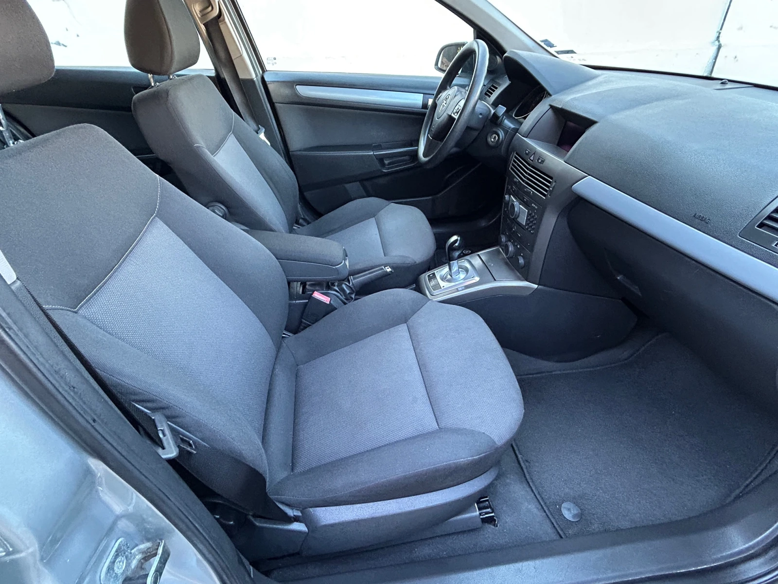 Opel Astra 1.6i-Автоматик - изображение 8