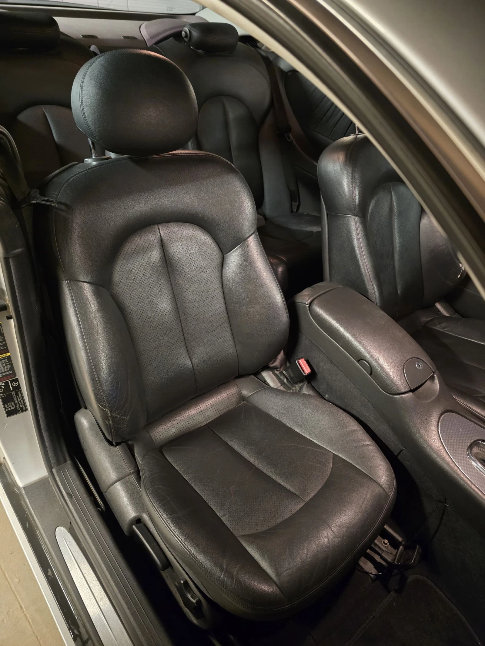 Mercedes-Benz CLK 3200 LPG AVANGARDE, снимка 11 - Автомобили и джипове - 53831638