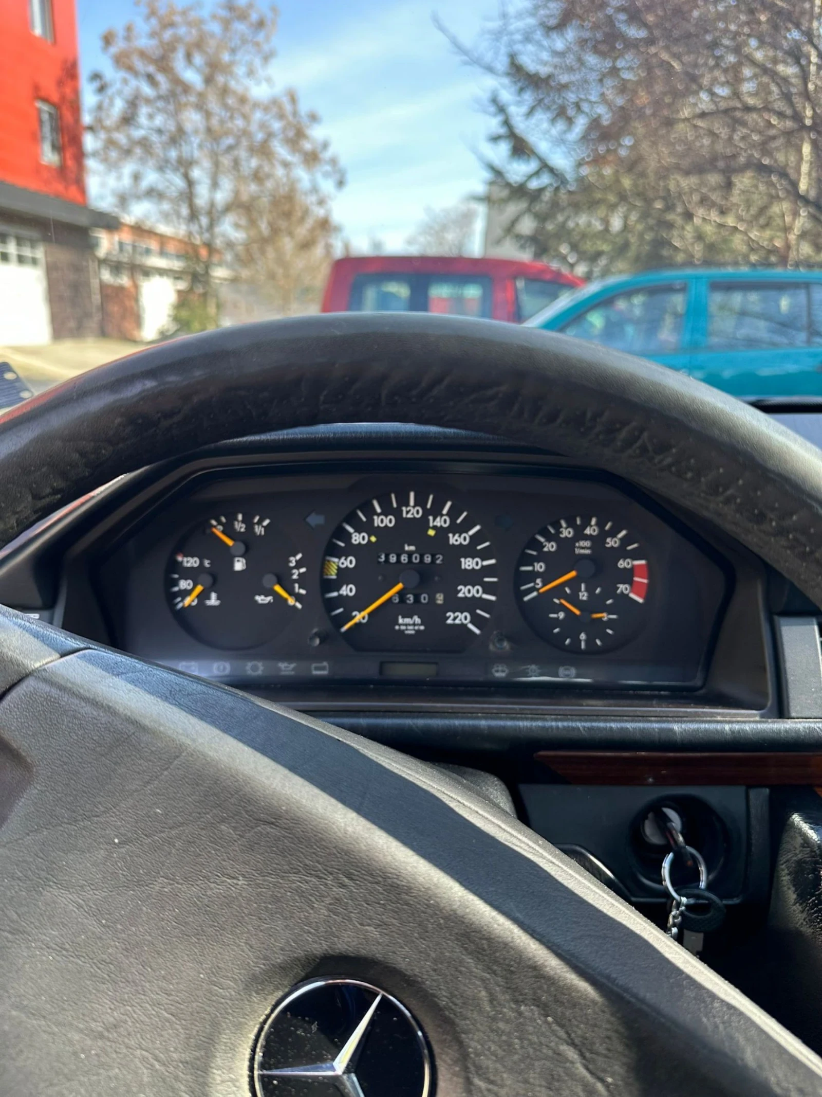 Mercedes-Benz 124 2.0, снимка 6 - Автомобили и джипове - 53906295