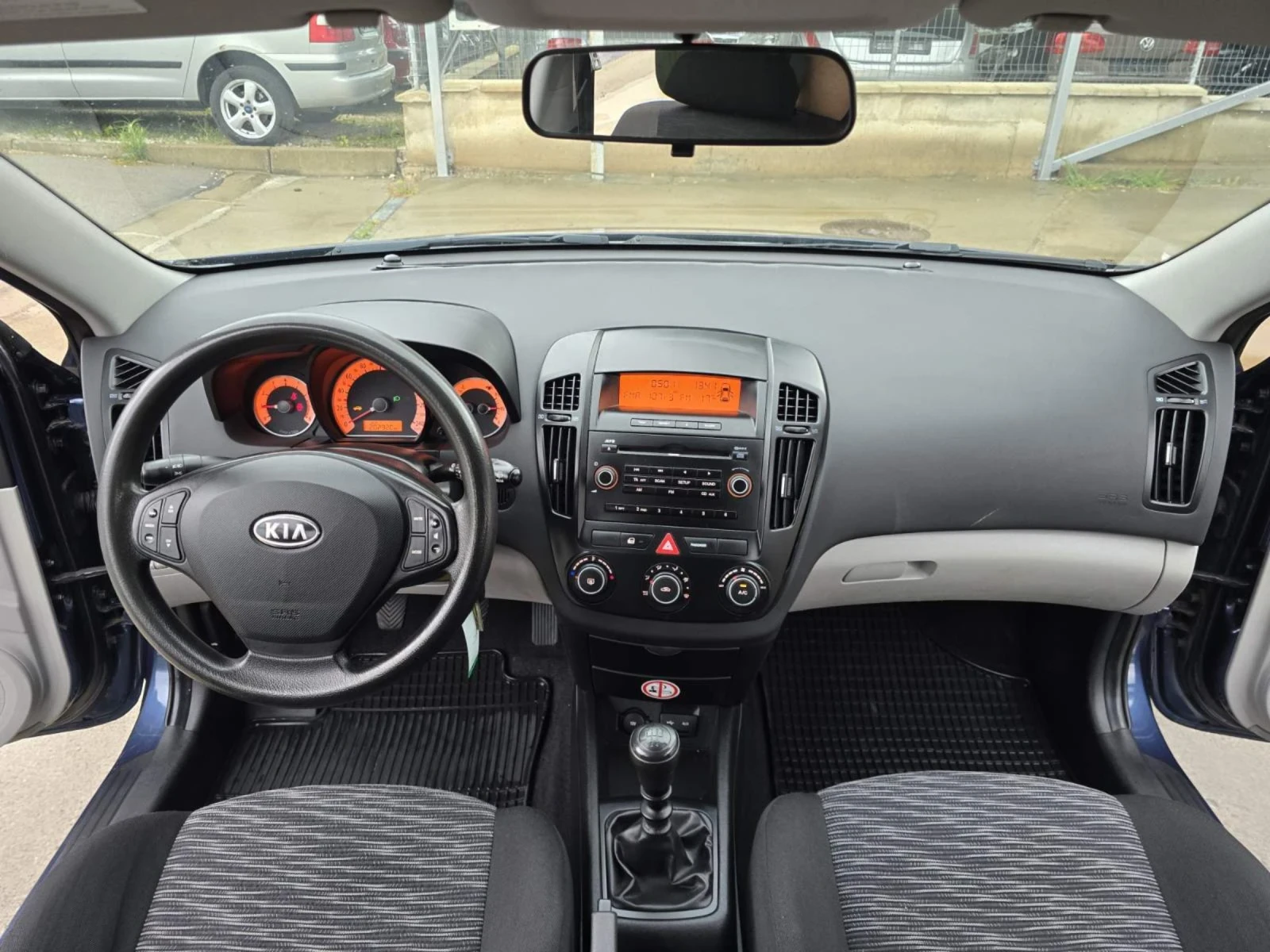 Kia Ceed 1.4i 16V, снимка 12 - Автомобили и джипове - 53955333