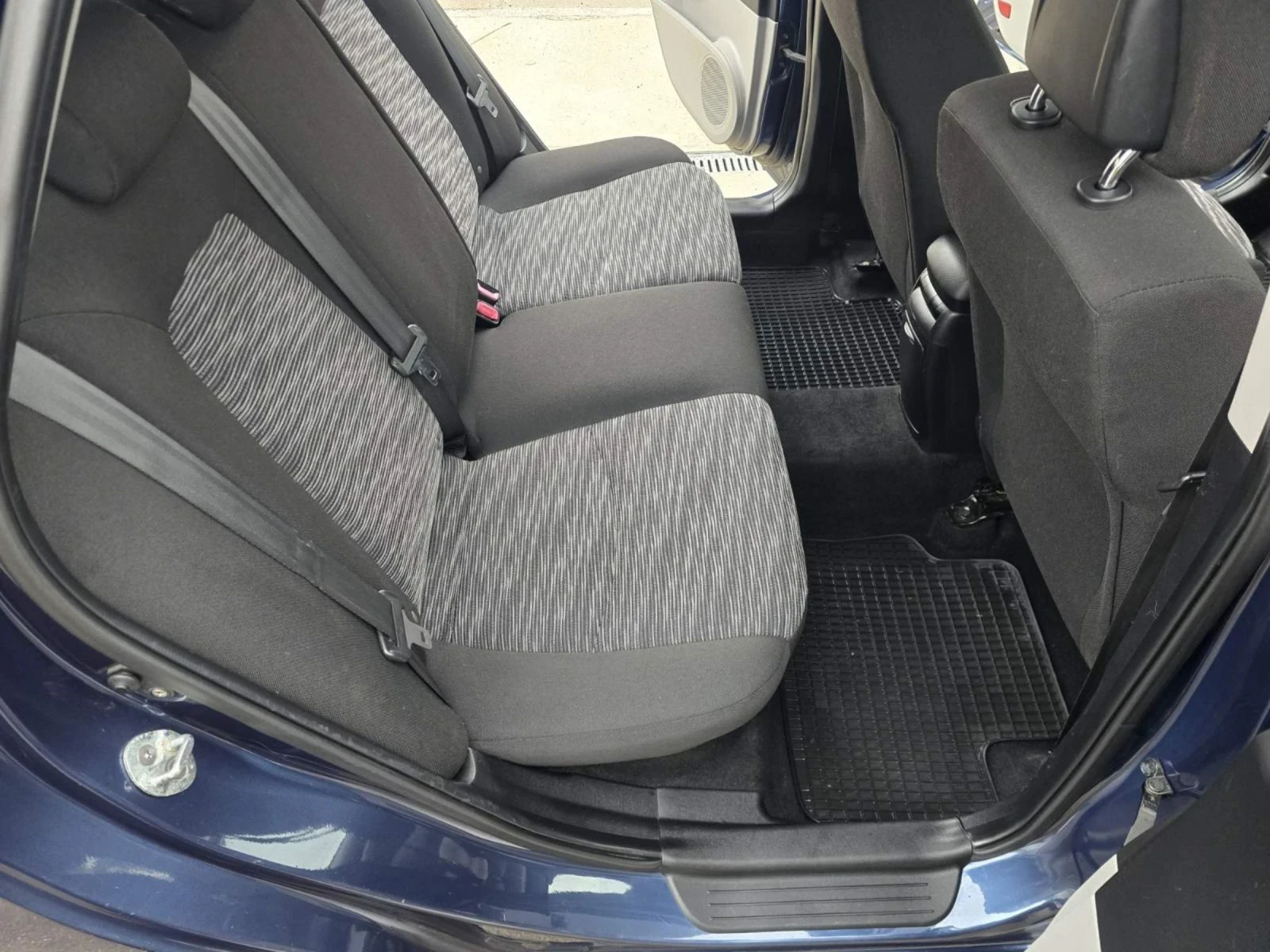 Kia Ceed 1.4i 16V, снимка 10 - Автомобили и джипове - 53955333