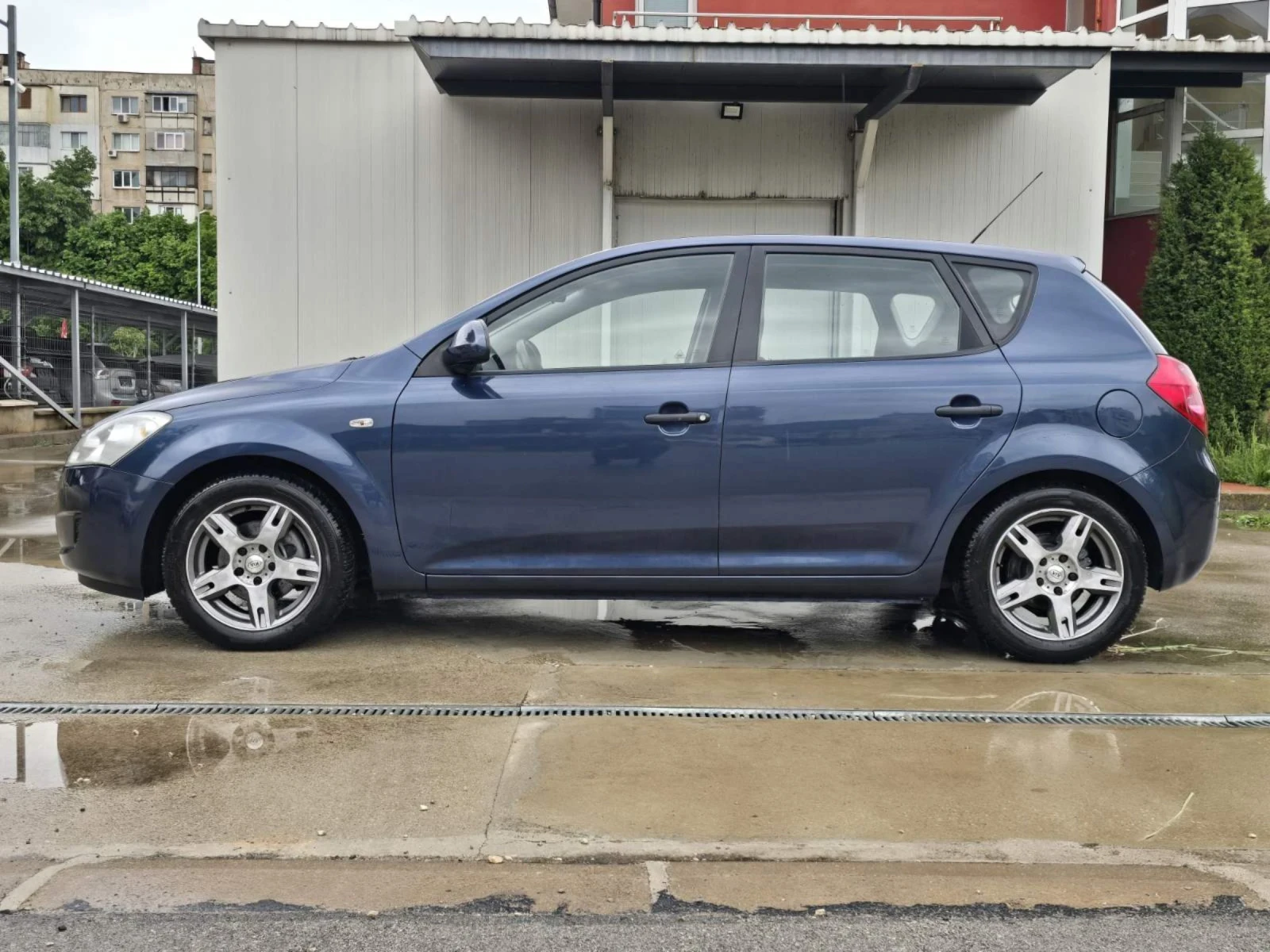 Kia Ceed 1.4i 16V, снимка 7 - Автомобили и джипове - 53955333