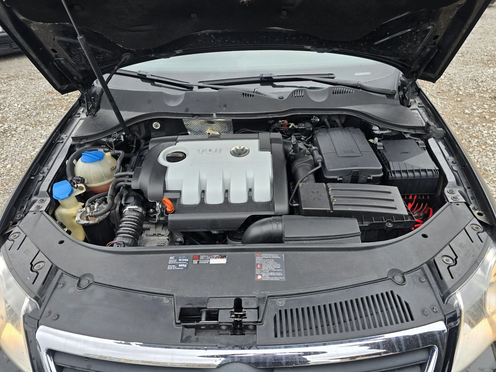 VW Passat 1.9TDI, снимка 13 - Автомобили и джипове - 53955333