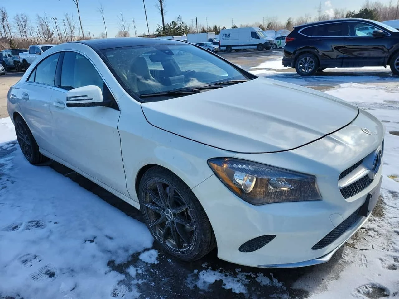 Mercedes-Benz CLA 220 /ПАНОРАМА/ПОДГРЕВИ, снимка 2 - Автомобили и джипове - 54128592