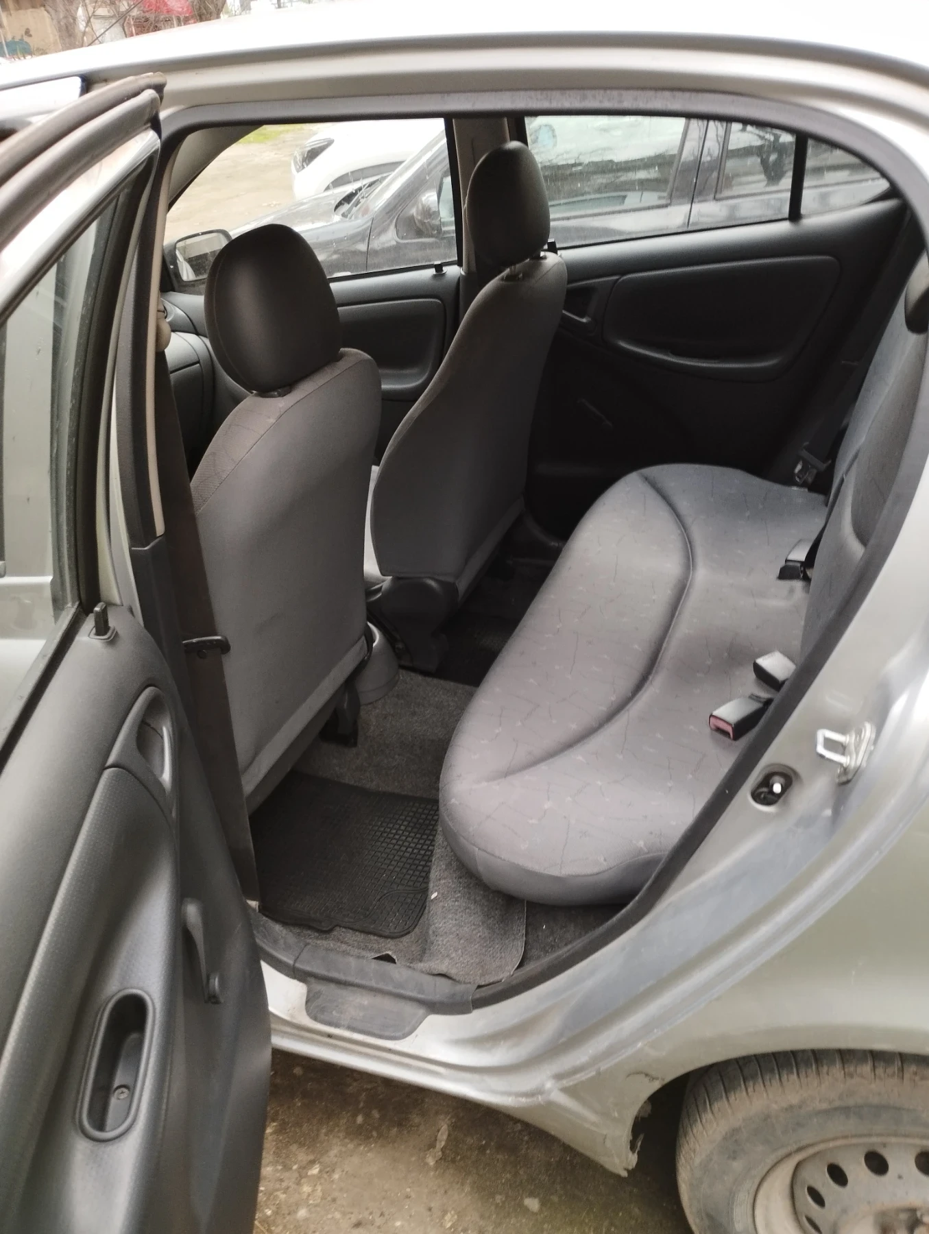 Toyota Yaris, снимка 10 - Автомобили и джипове - 54144417